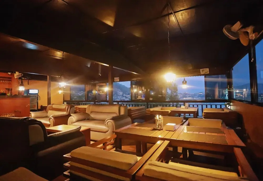 OYO 132 Hotel Fly Inn