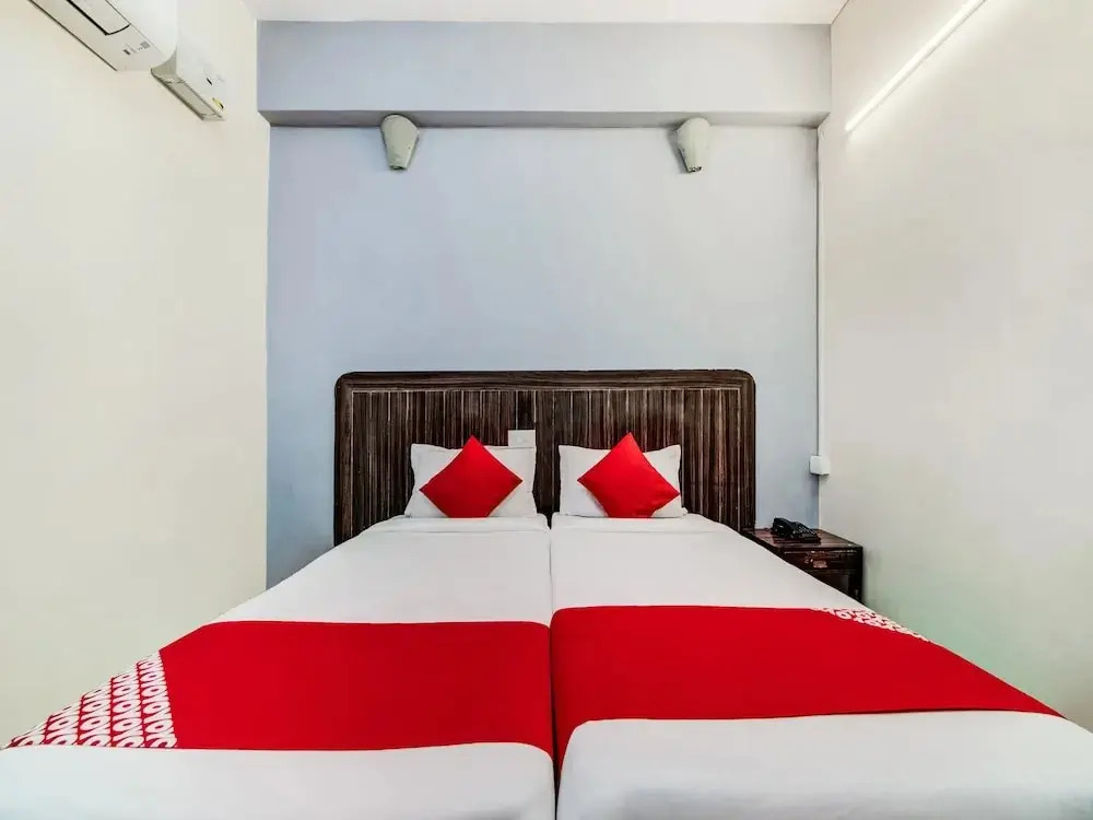 Hotel Regal By OYO Rooms