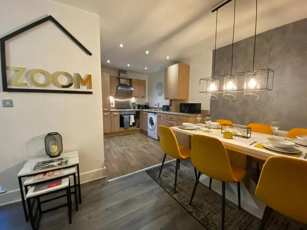 Classy 2 Bed Detatched House- Birmingham- Broad Street & Brindley Place- 10 min walk from Bullring, 02 Arena, New Street Station & Grand Central