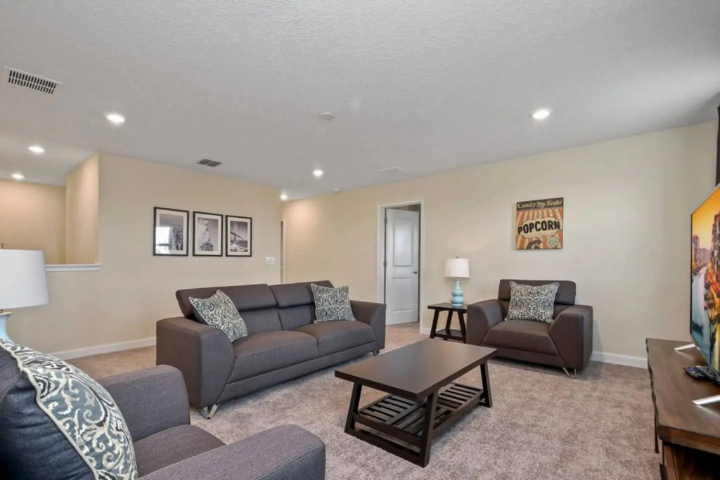 Splendid home with private pool and game room near Disney