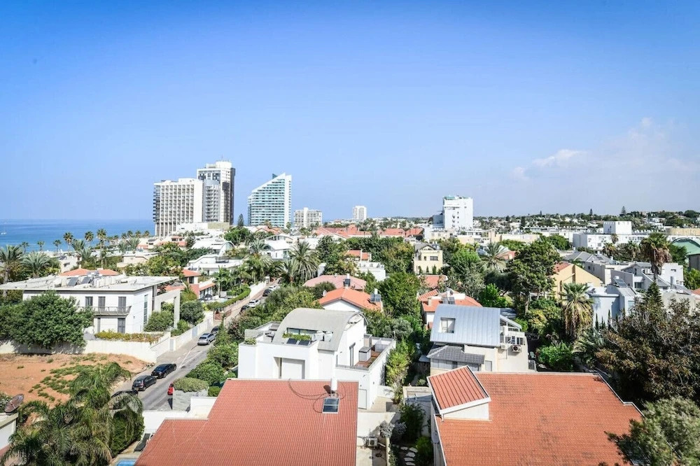 Herzliya Seaside Charming Home by Sea N' Rent