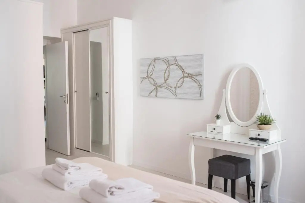 White Fanti Apartment