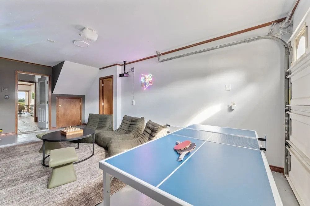 Golf-side Luxe Escape Sleeps 13 Hot Tub & Theater