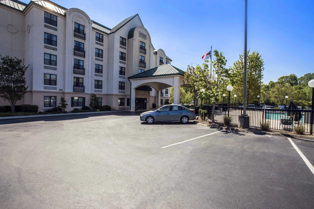 Comfort Suites Hanes Mall