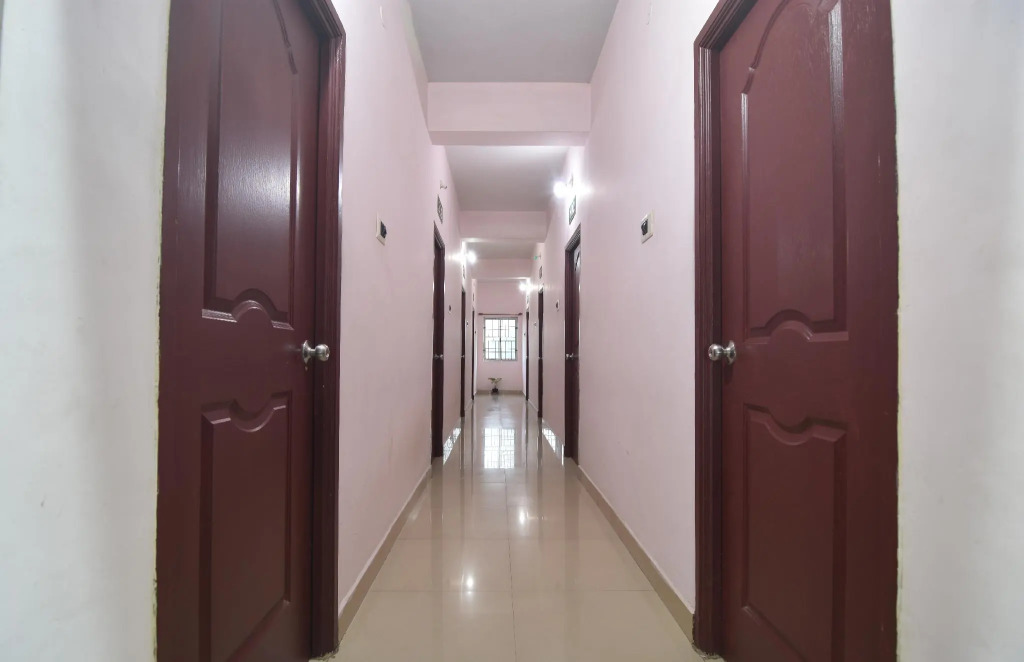 ROYAL GREEN AIRPORT TRANSIT ACCOMMODATION
