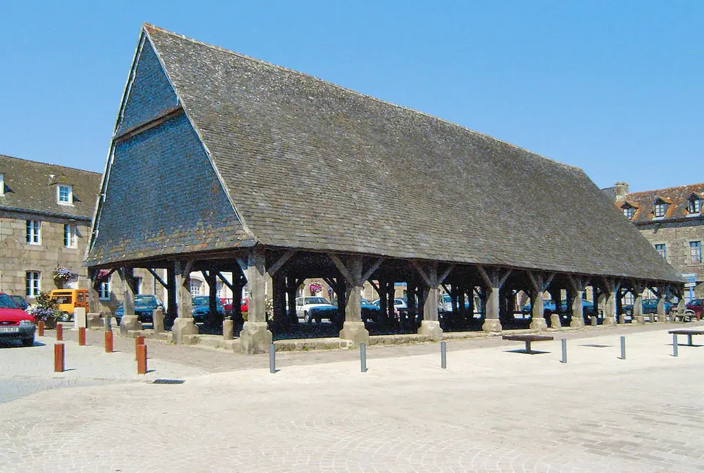 Semi-detached house with sea views, Cléder