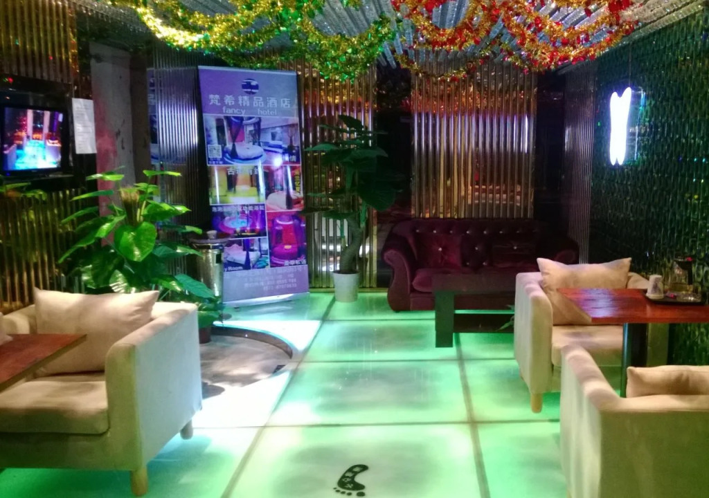 Hangzhou Fancy Lovers Hotel