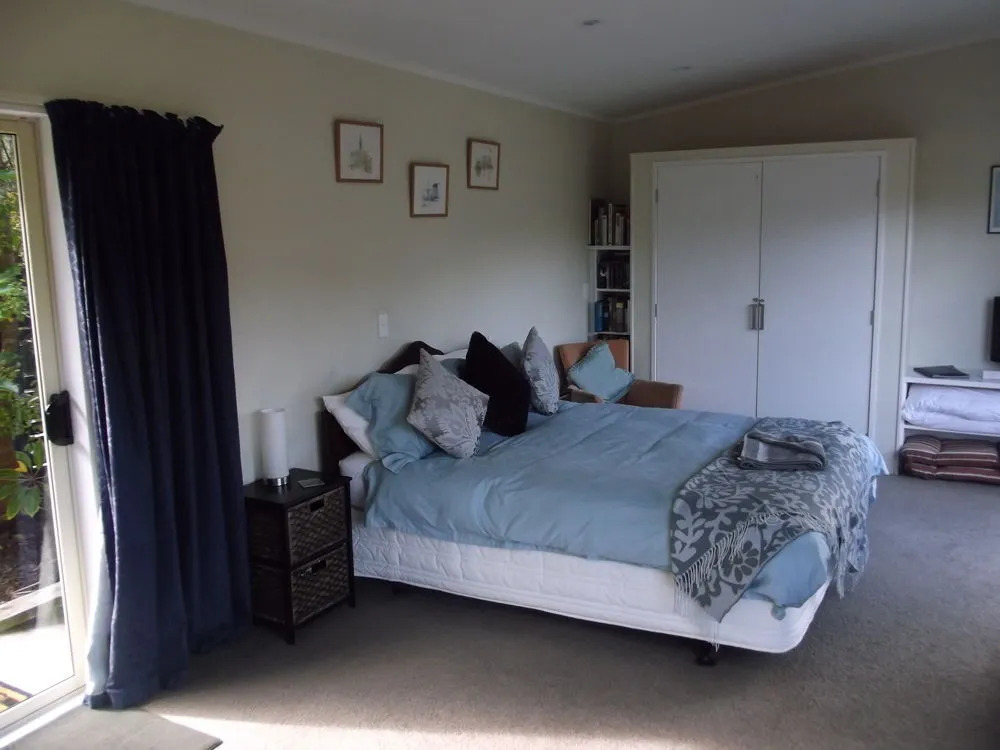 Longhouse Bed and Breakfast
