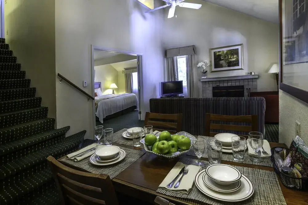 Residences at Daniel Webster