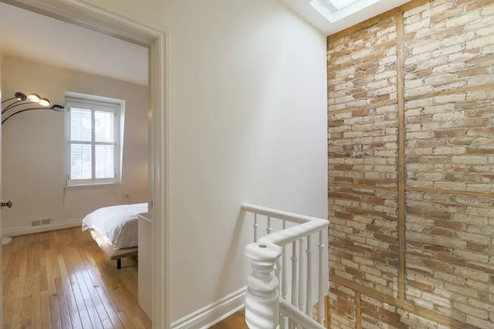 Chic Toronto Townhouse With Private Patio