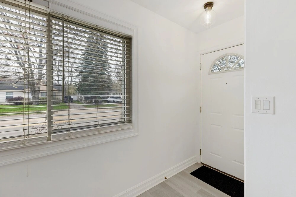 Beautiful Romantic 2 Bedroom House in the City Close to Restaurants and Bars 2 Home by Redawning