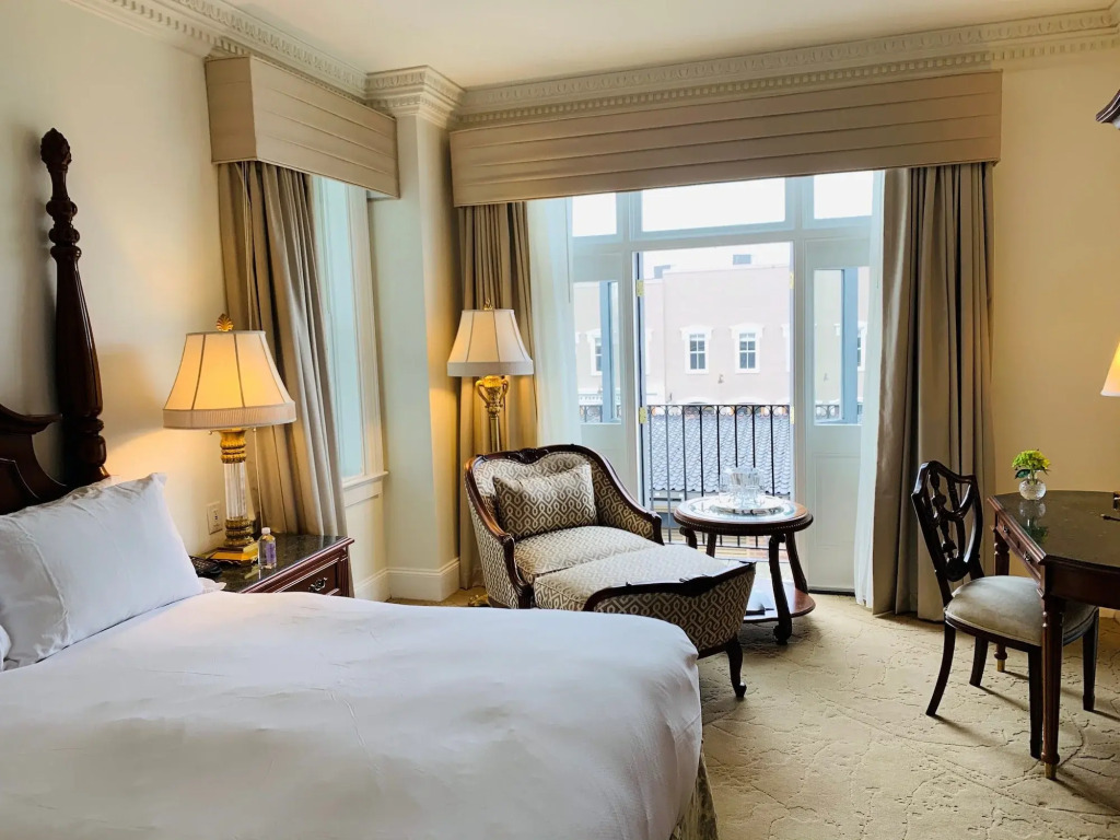 Market Pavilion Hotel