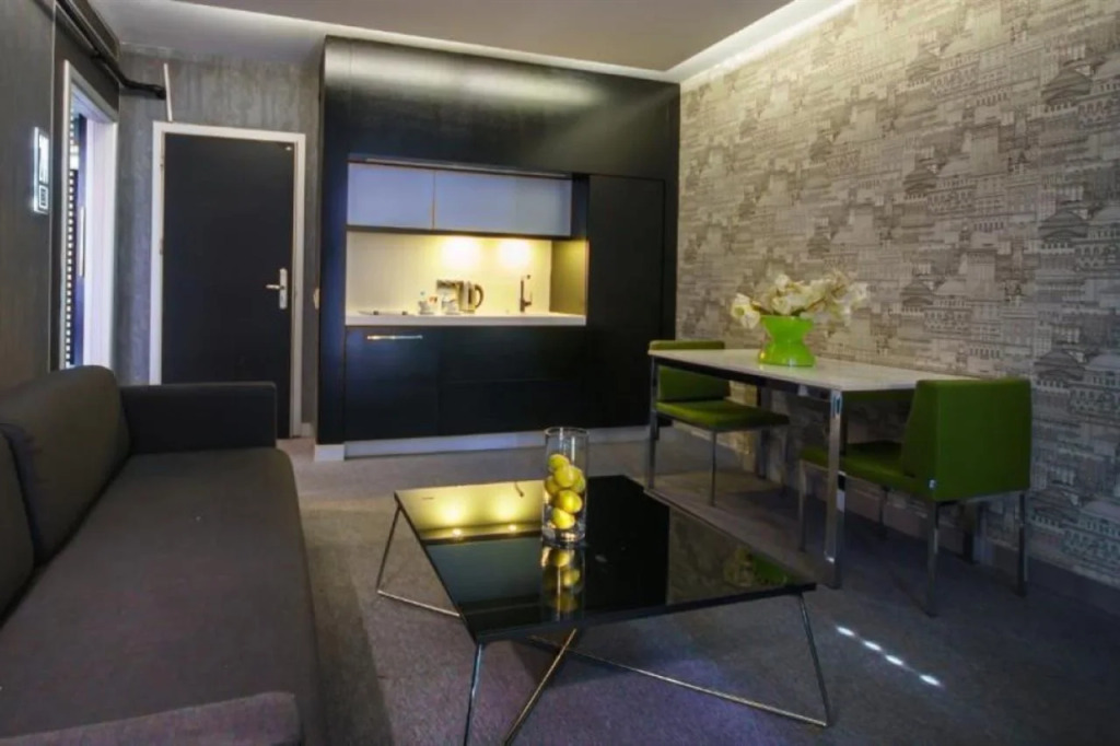 Vernazza Suites