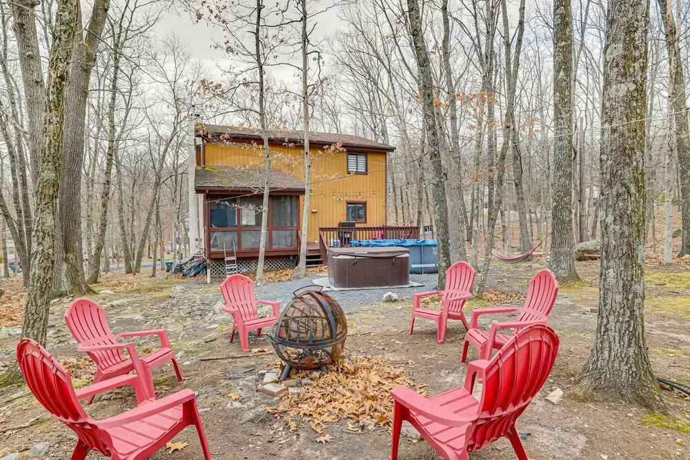 Hot Tub & Game Room: Poconos Home Near Hiking