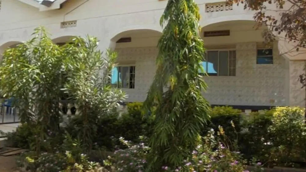 Shalosa Hotel