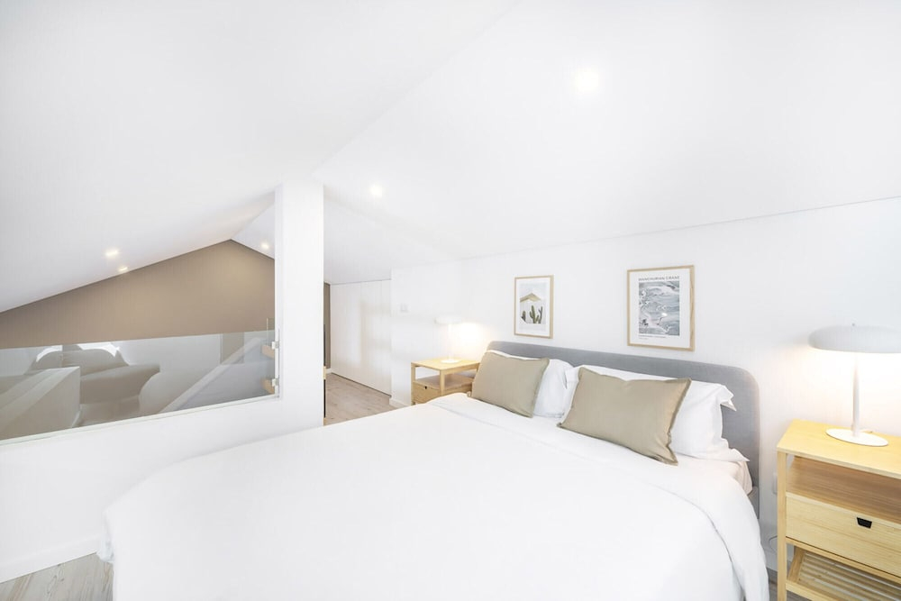 Lisbon Oriente Suites by Olala Homes