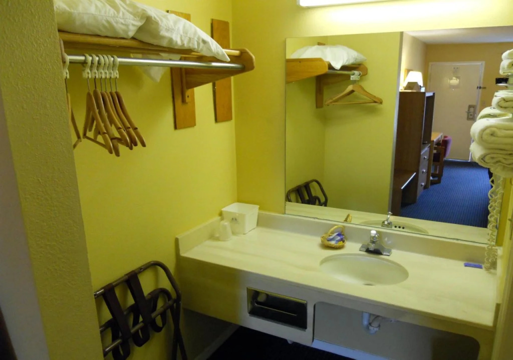 Americas Best Inn - Savannah I-95
