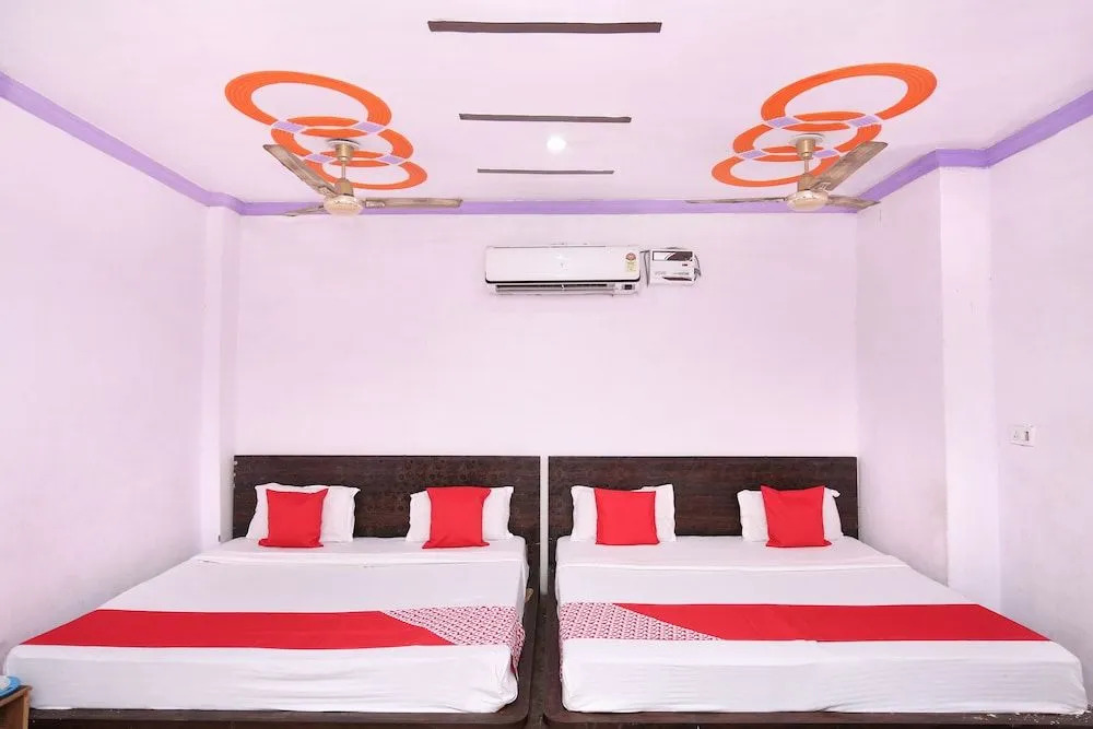 OYO 19565 Hotel Galaxy