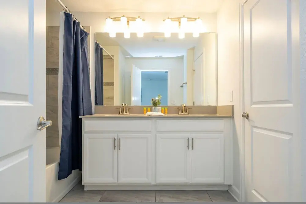 Beautiful 4 BR Close to Disney