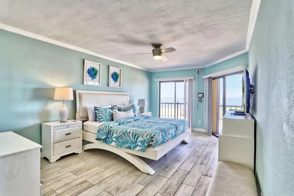Land's End 10-303 Beach Front - Premier