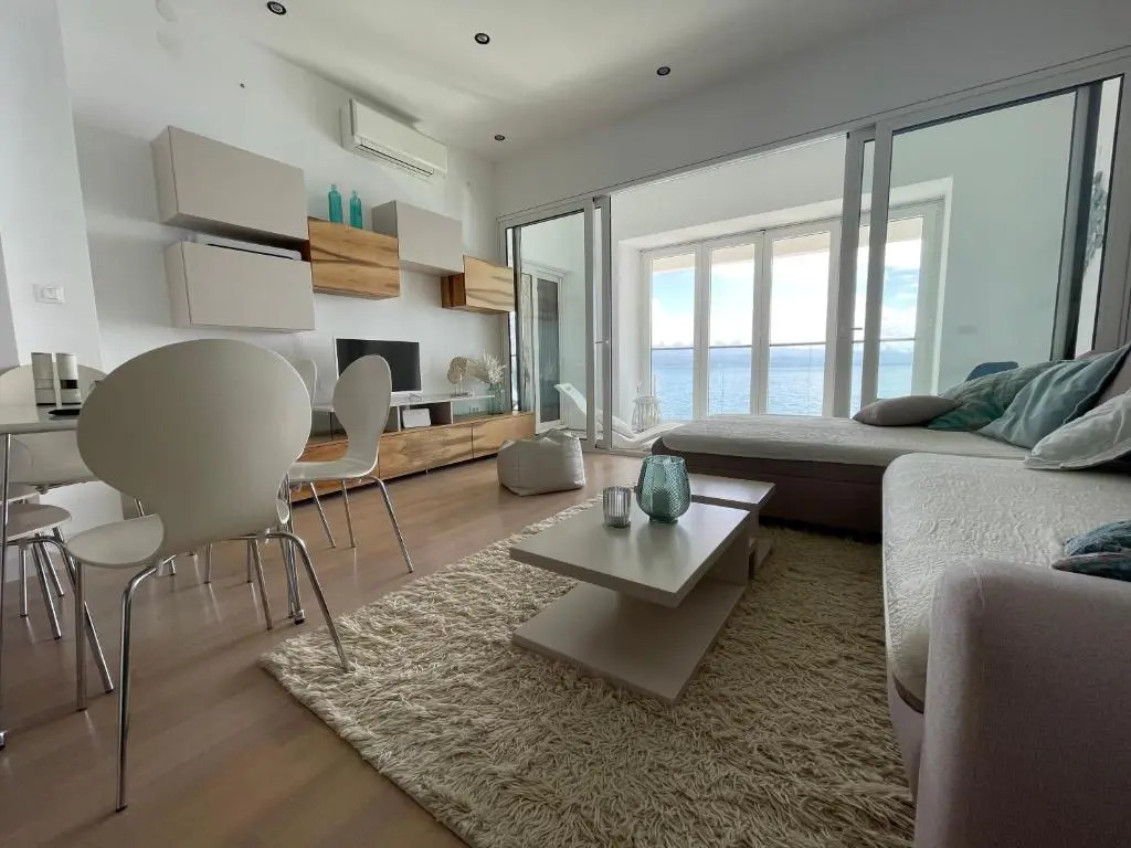 First row to the sea - Nautilus Deluxe Apartment