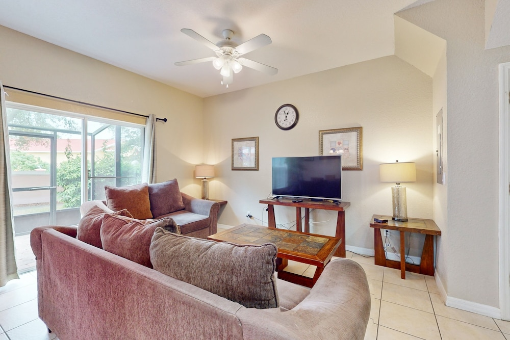 Gated-entry Townhome, With Shared Pool, Central AC, Near Theme Parks