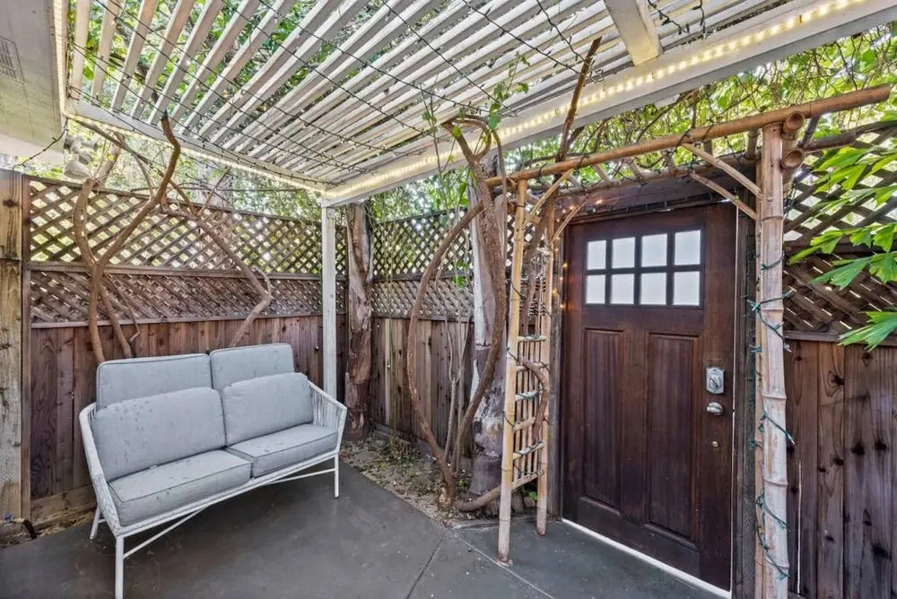 Costa Mesa Bungalows by ELVR