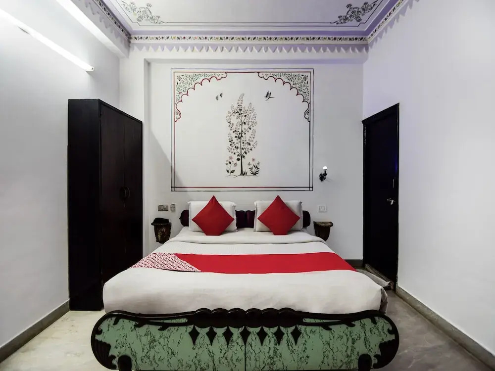 Hotel Mandiram Palace