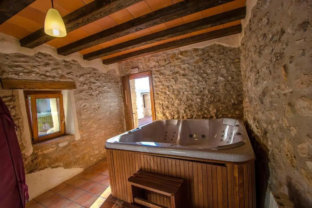 Catalunya Casas Captivating Villa in the Vineyard close to Sitges