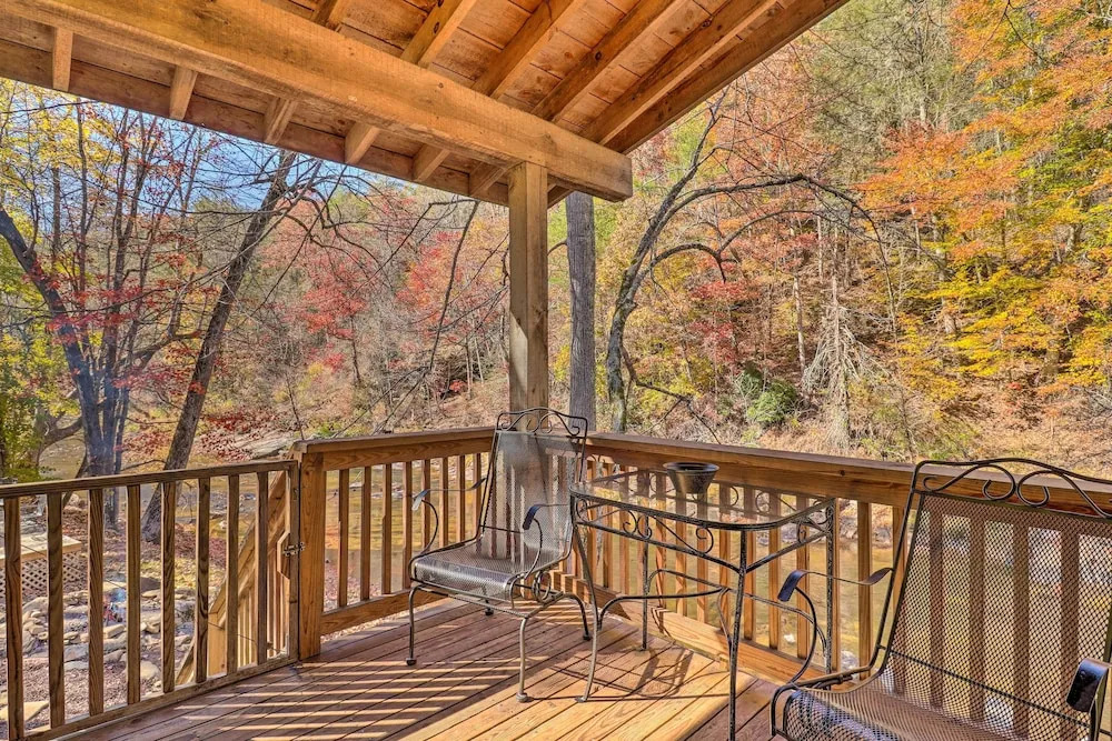 Creekside Retreat w/ Deck, 18 Miles to Wolf Ridge