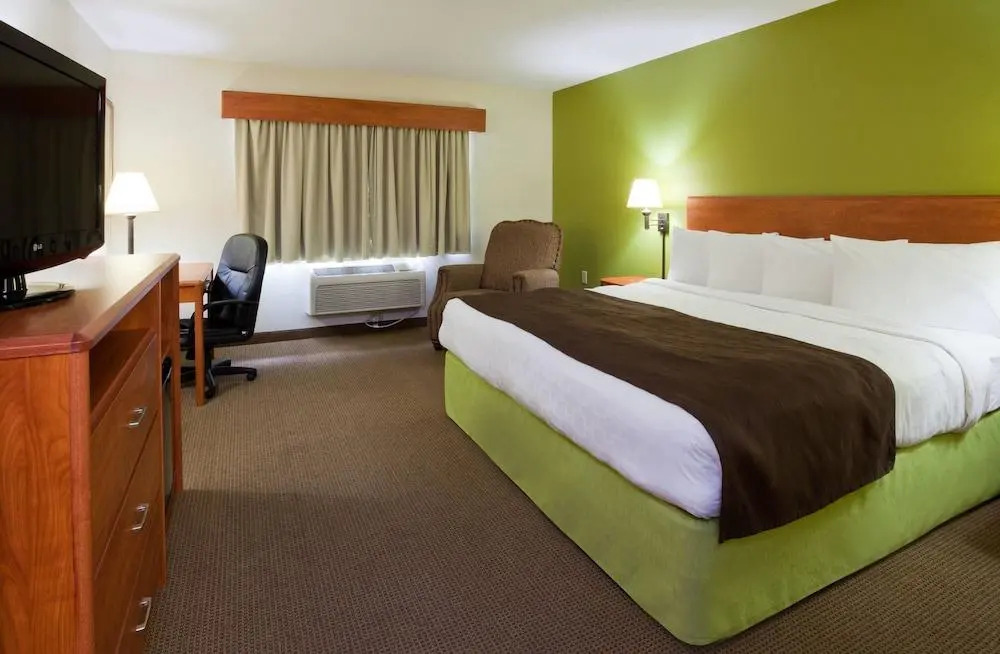 AmericInn by Wyndham Thief River Falls