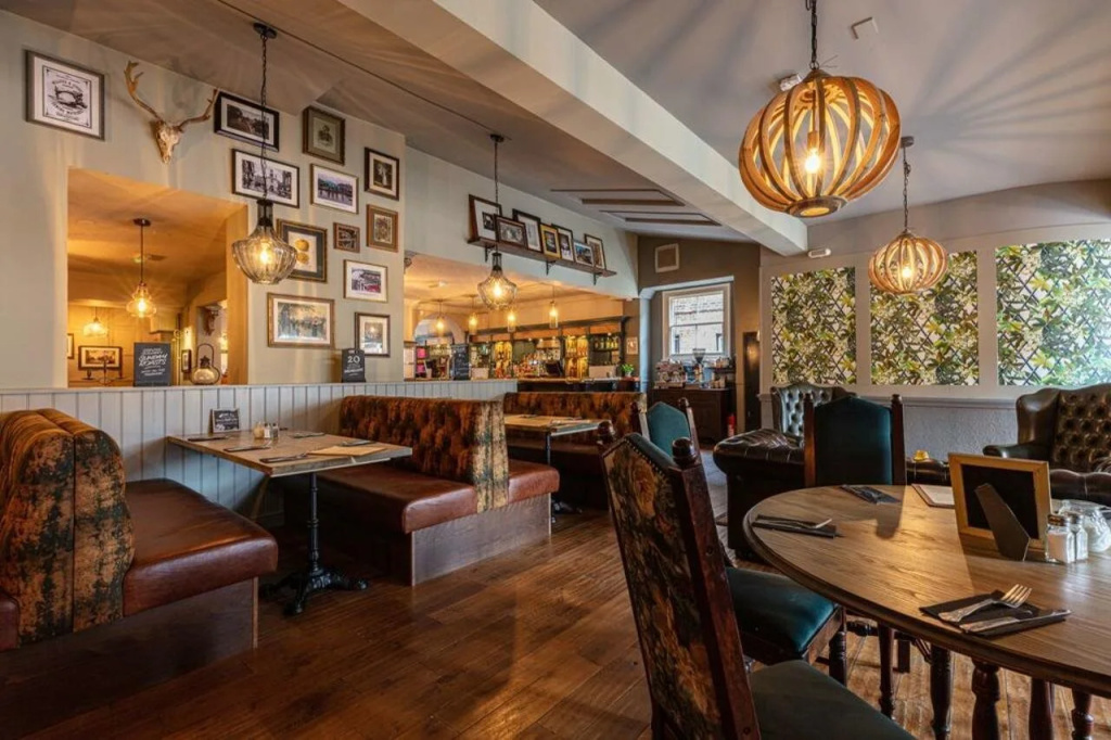 The Kings Arms and Royal Hotel, Godalming, Surrey - The Coaching Inn Group