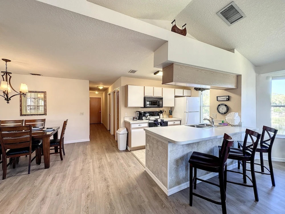 Lovely 3 bed Condo Near Disney Quiet Community