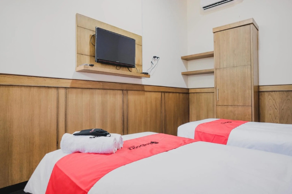RedDoorz Plus @ Jalan Dr. Cipto Mangunkusumo Lampung