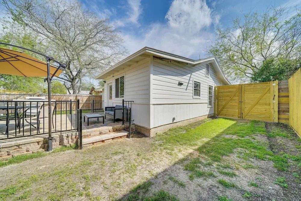 Sunny San Antonio Home Near Downtown: Pets Welcome