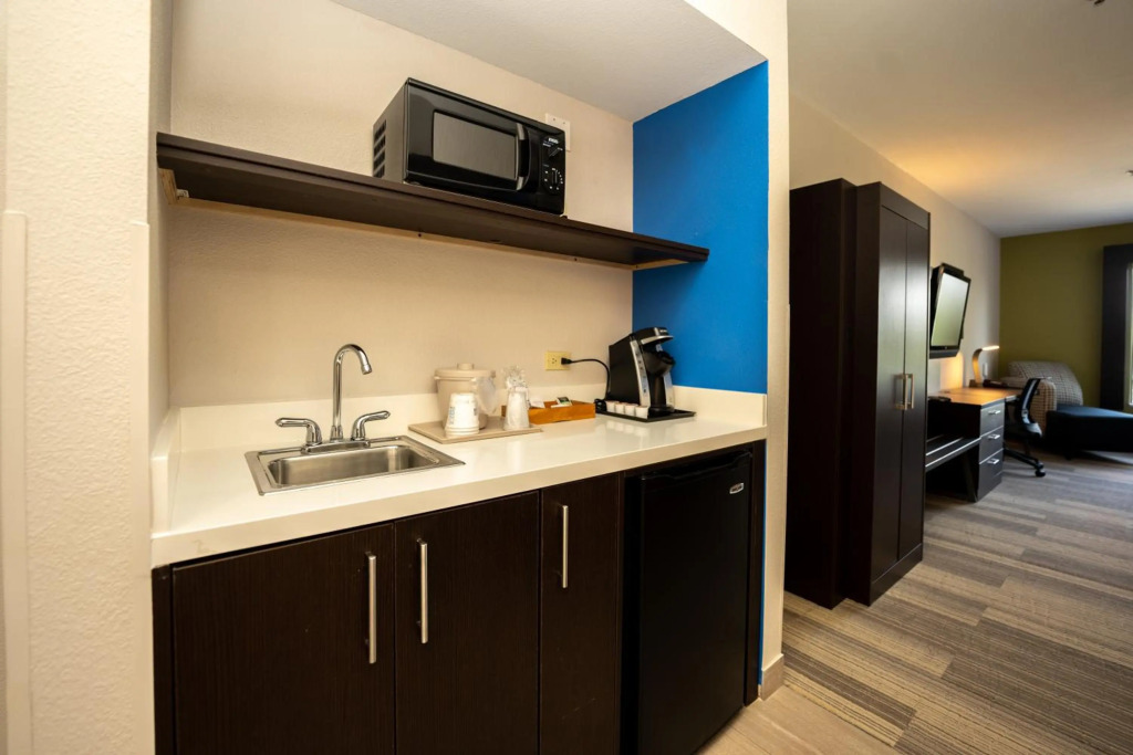 Holiday Inn Express & Suites Deer Park by IHG