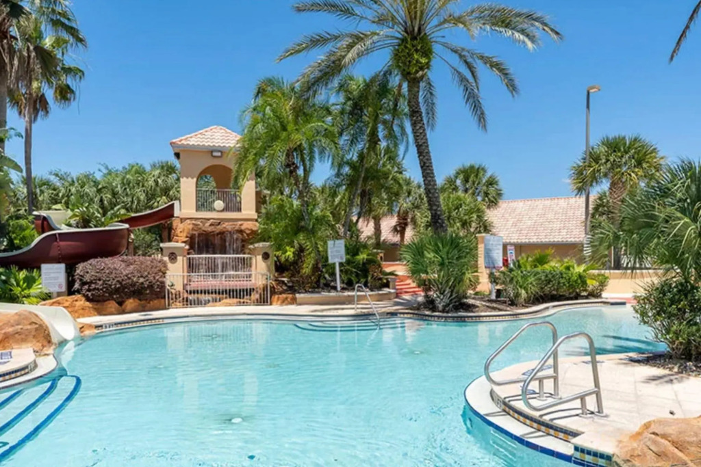 Cozy Home at Luxury Resort Regal Palm 206
