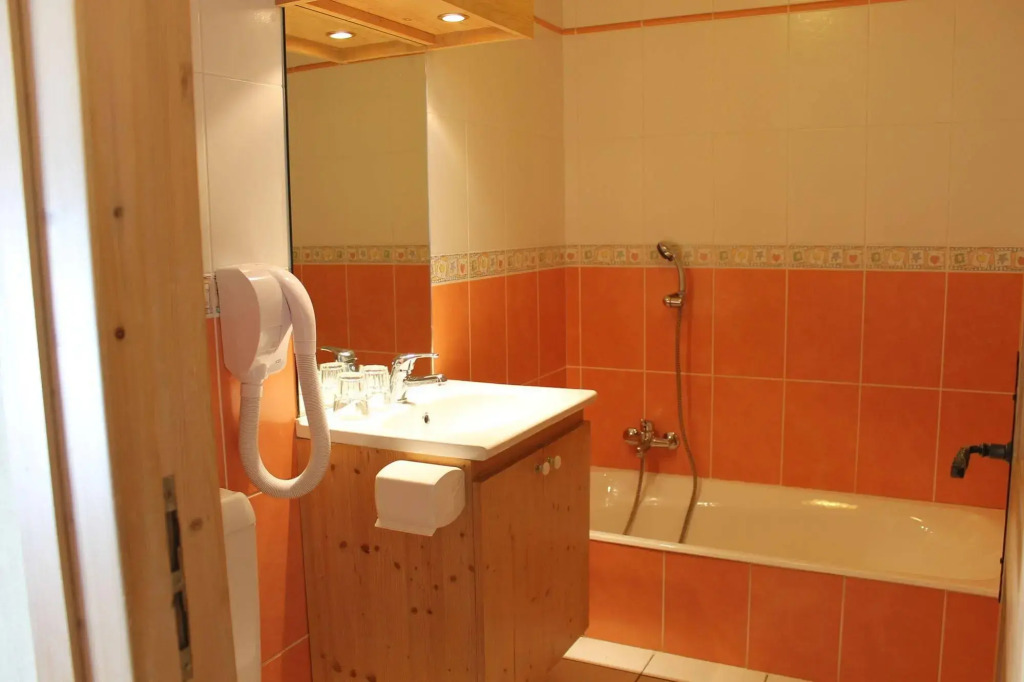 Les Chalets dAdelphine & SPA