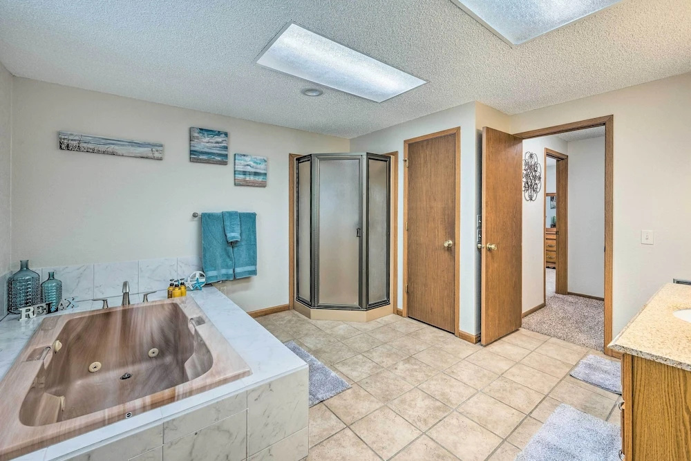 Caldwell House w/ Grill ~ 1 Mi to Downtown!