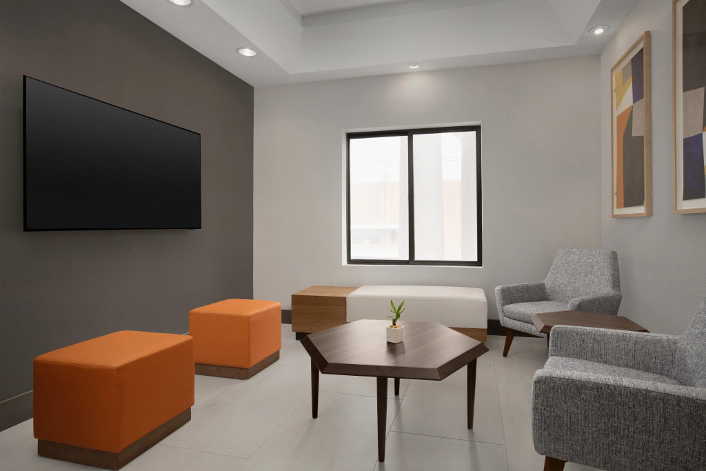 Holiday Inn Express Hotel & Suites DFW West - Hurst by IHG