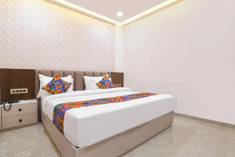 Fabhotel Raj Villa I