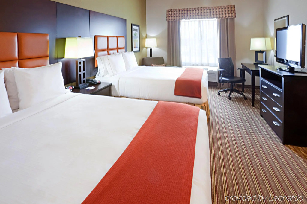 Holiday Inn Express Hotel & Suites Dallas West by IHG
