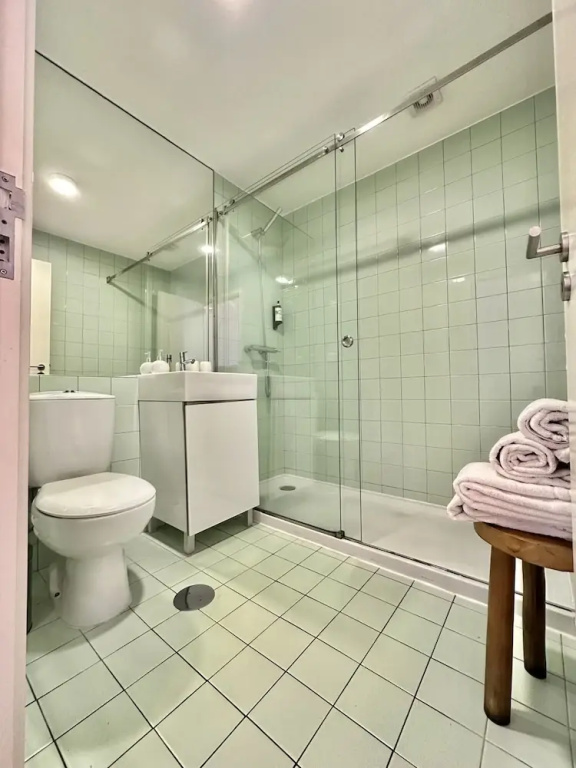 Charming 2-bedroom Apartment in Porto