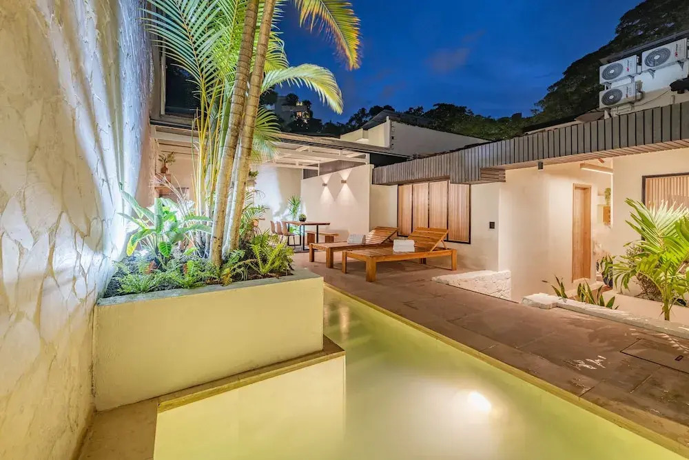 Provenza 6 Bedroom House by HOUSY HOST