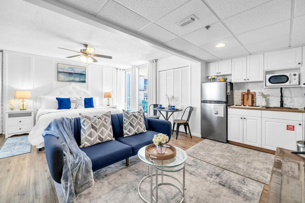 Long Beach Resort 1-1300e