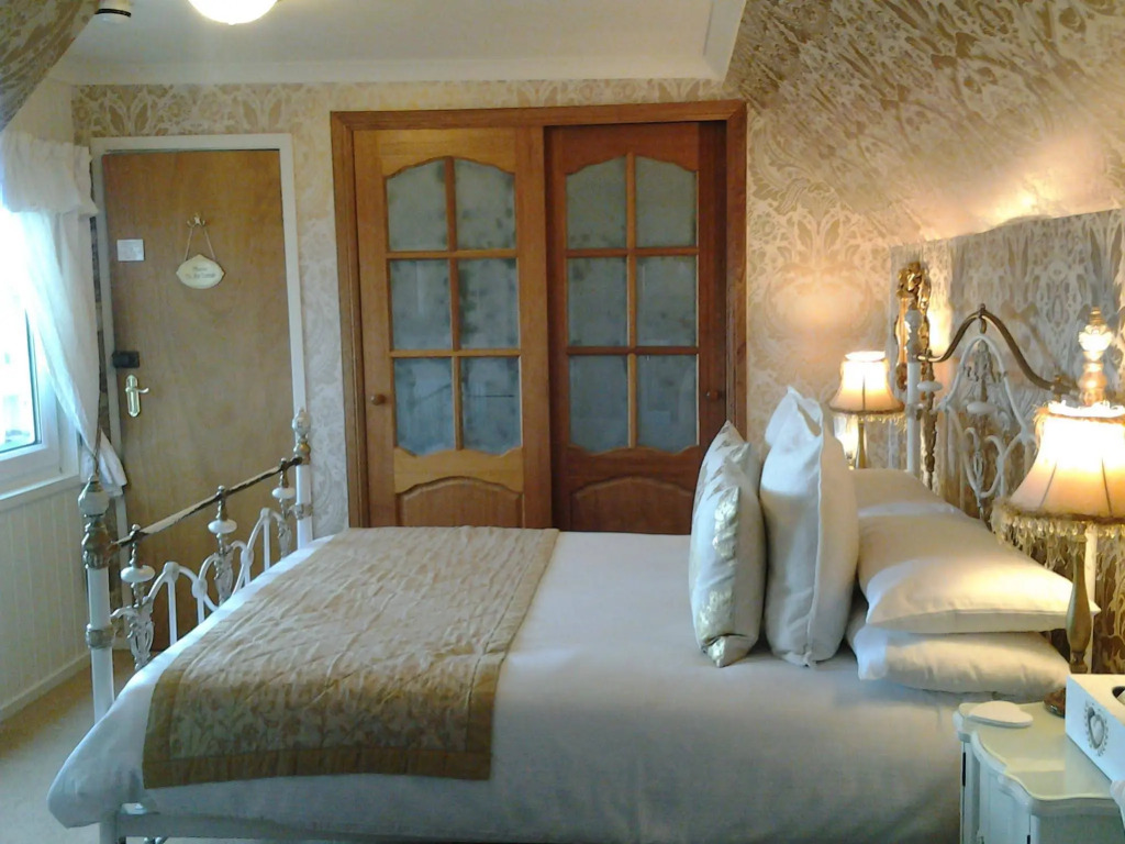 The Old Tramhouse Self Catering Traditional Charming Apartments Located In The Heart Of Historic Stirling For Short-Long Stays In Stirling For Tourism & Events & Contractor Base Stays For Central Belt Area & Open To Book All Year Round