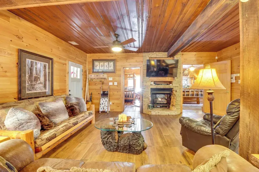 Hot Tub & Fire Pit: Riverfront Helen Cabin