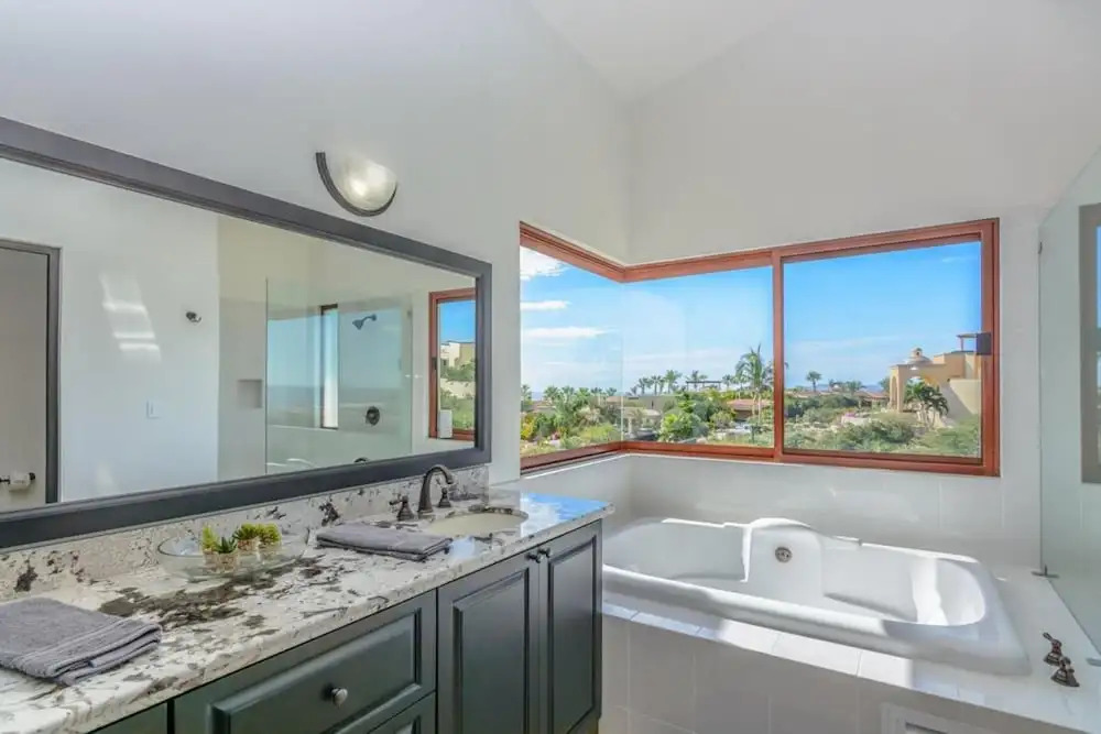Ocean View with Beach Club Access, Villa Linda 32