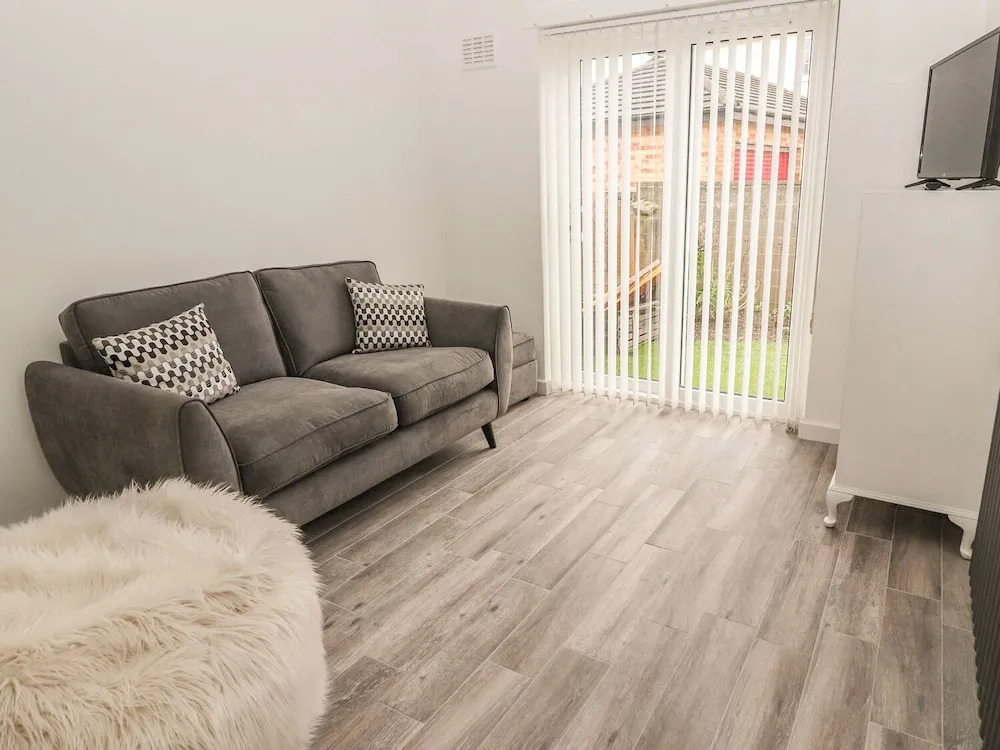 11 Seabreeze, Llandudno