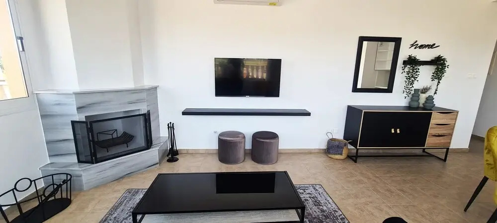 Phaedrus Living: Cityview Luxury Flat Walnut Grove 304